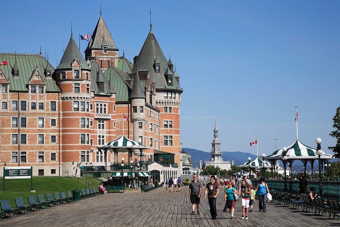 Canada, Québec, Quebec City, Terrasse Dufferin, Chateau Frontenac.