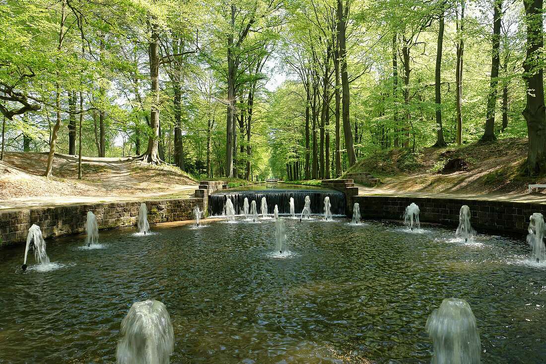 Germany, Mecklenburg_West Pomerania, Ludwigslust, canal, channel, water basin, Circel, cascade, fountain,
