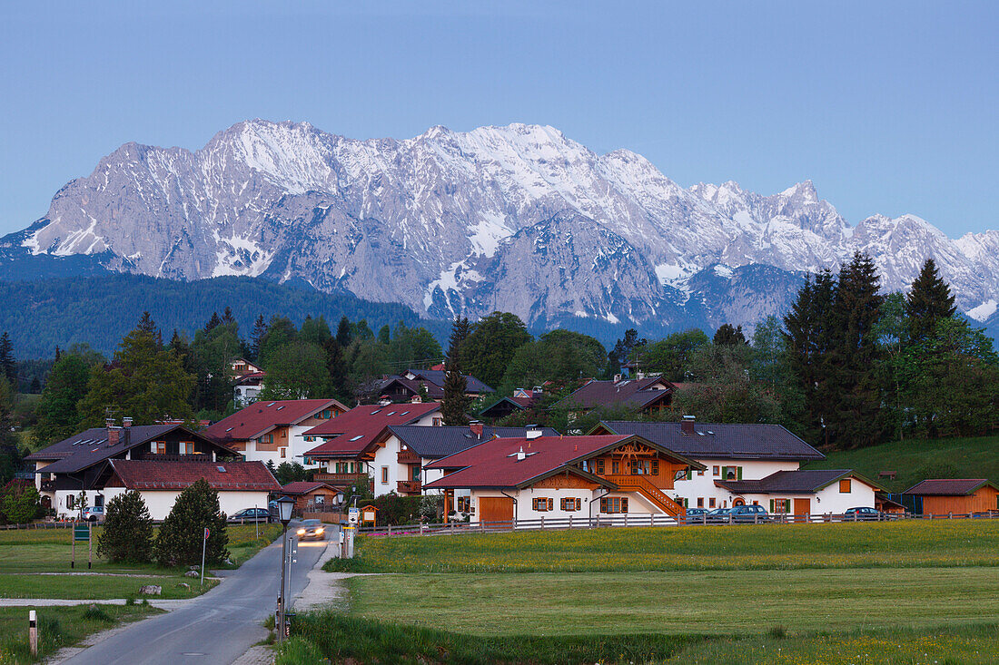 Kruen, village near Mittenwald, Karwendel mountains in the background, Spring, Werdenfelser Land, Baverian Alps, Upper Baveria, Bavaria, Germany, Europe