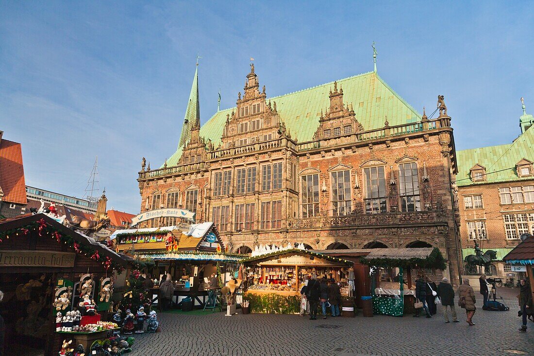 View over the christmas market with the town hall in the background, Bremen, Germany, Europe