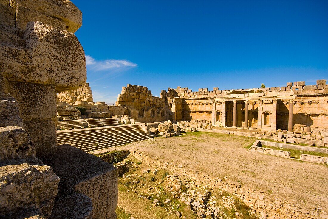 Great courtyard, archaeological Roman site, Baalbek, Bekaa Valley, Lebanon