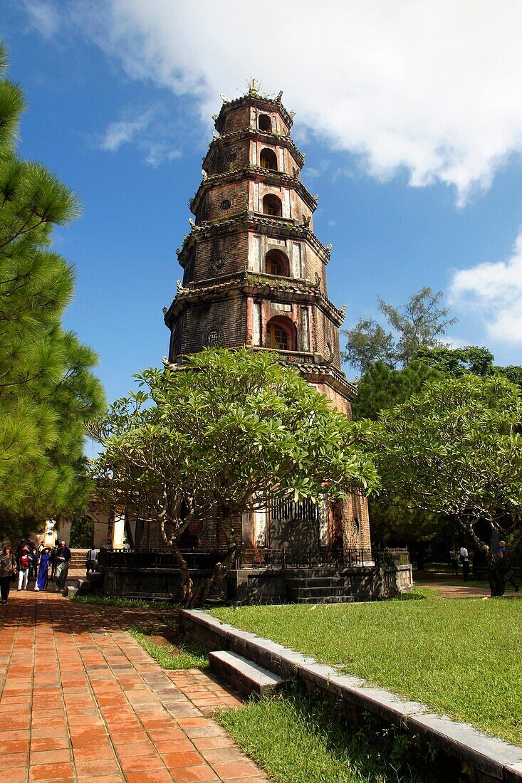 Pagoda Thien Mu, Rio Perfume, Hue, Vietnam