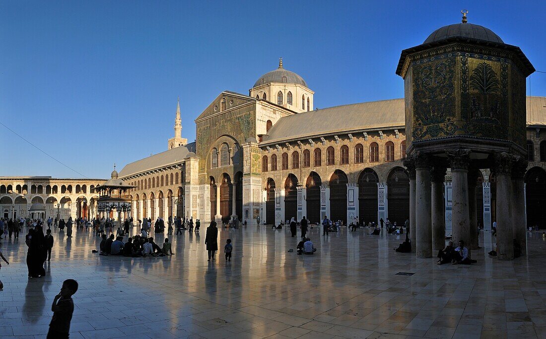 Courtyard of the Umayyad Mosque at Damascus, Unesco World Heritage Site, Syria, Middle East, West Asia