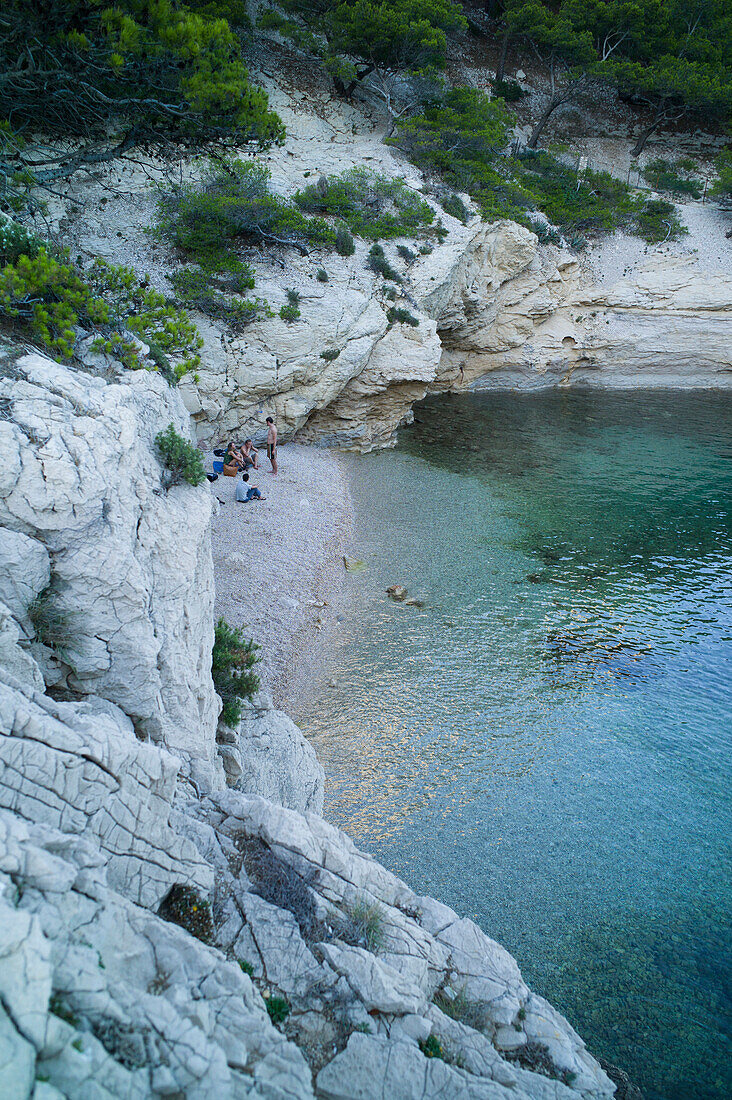 kleiner Strand in Calanque de Morgiou, Bouches-du-Rhône, Frankreich