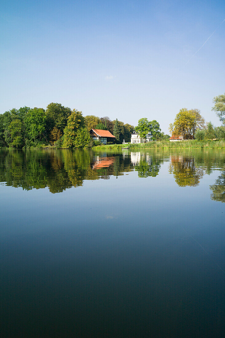 Haus am Fluss Wakenitz, auch Amazonas des Nordens genannt, Lübeck, Schleswig-Holstein,  Deutschland