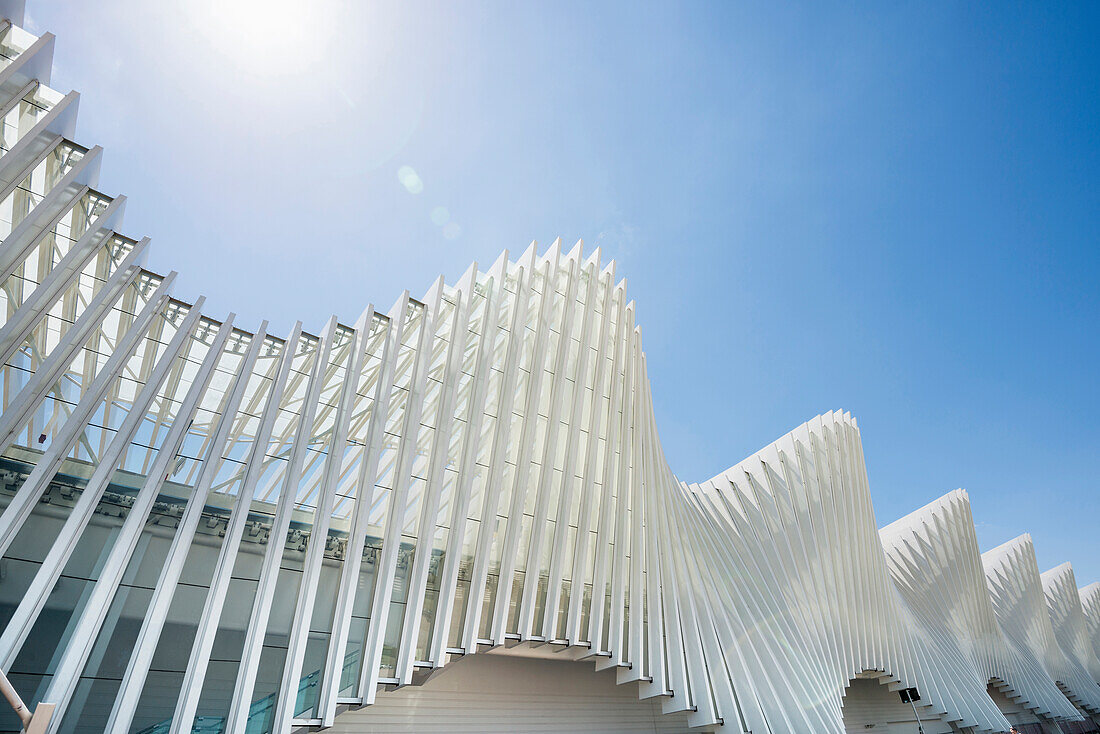 Hochgeschwindigkeitsbahnhof Mediopadana, Architekt Santiago Calatrava, Reggio nell'Emilia, Provinz Reggio Emilia, Italien