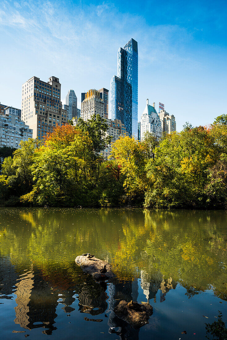 The Pond, Central Park, Manhattan, New York, USA