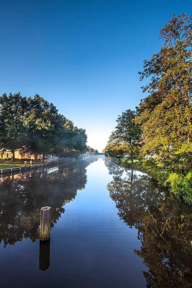 Morning light at river Hamme, Worpswede, Teufelsmoor, Lower Saxony, Germany