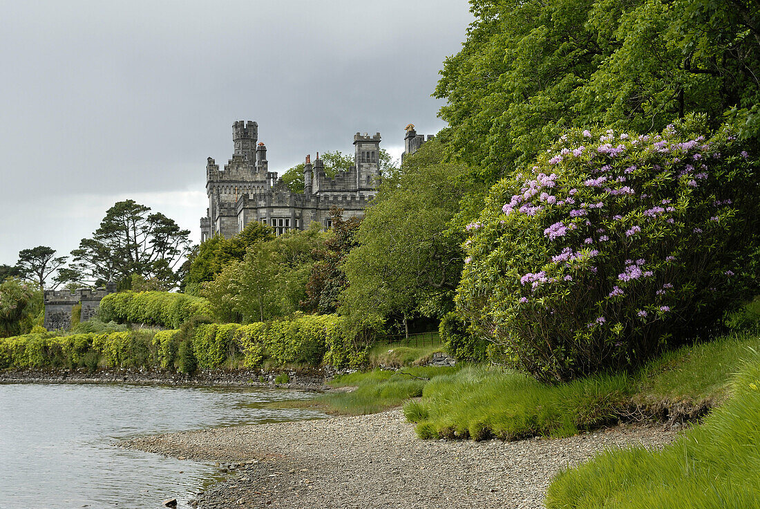 Kylemore Abbey, Benediktinerkloster in Connemara, Grafschaft Galway, Irland, Westeuropa