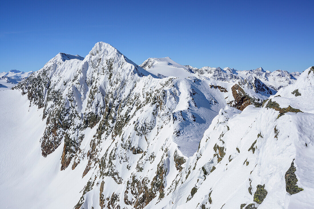 Feuersteine and Wilder Freiger from Schneespitze, Schneespitze, valley of Pflersch, Stubai Alps, South Tyrol, Italy