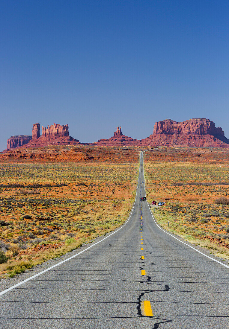 Stagecoach, Brighams Tomb, Road 163, Monument Valley, Navajo Tribal Park, Utah, USA