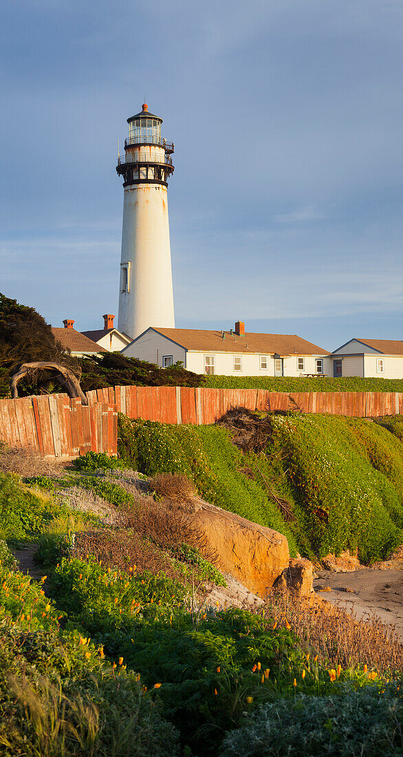 Pigeon Point Lighthouse, Cabrillo Highway 1, California, USA