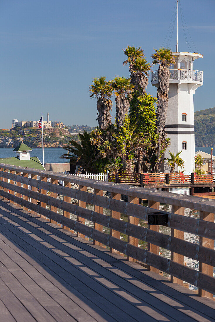 Lighthouse, Pier 41, Alcatraz, Fishermans Wharf, San Francisco, California, USA