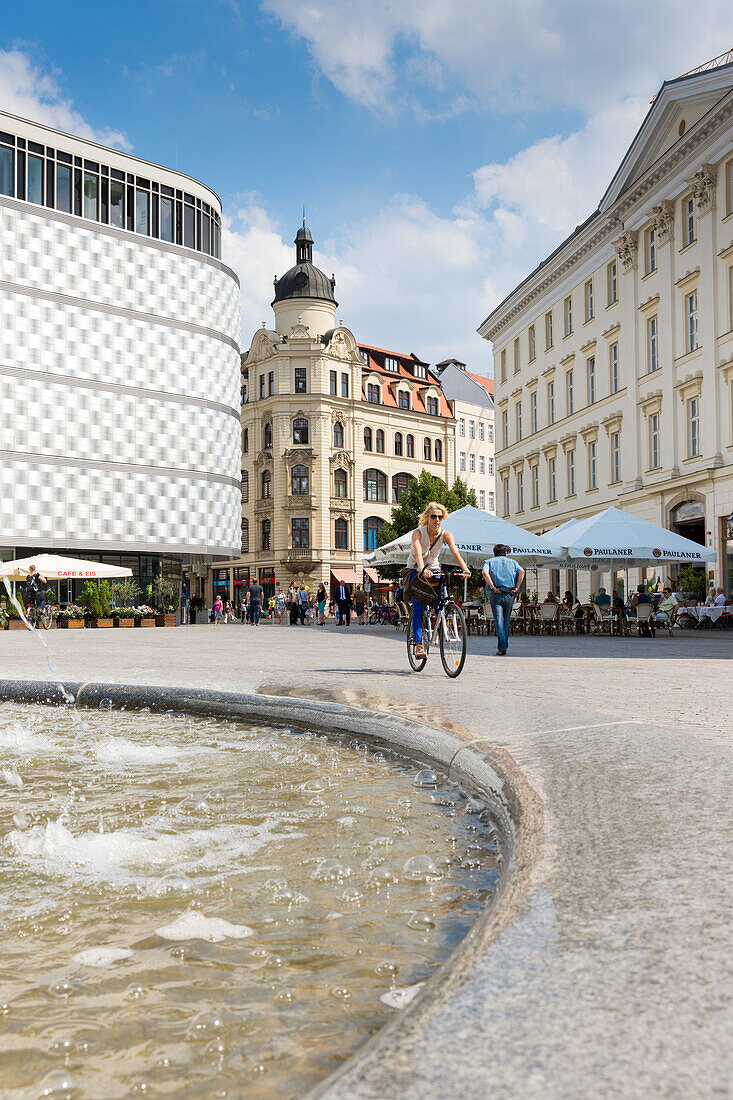 Fountain and mall, Richard Wagner Square, Leipzig, Saxony, Germany