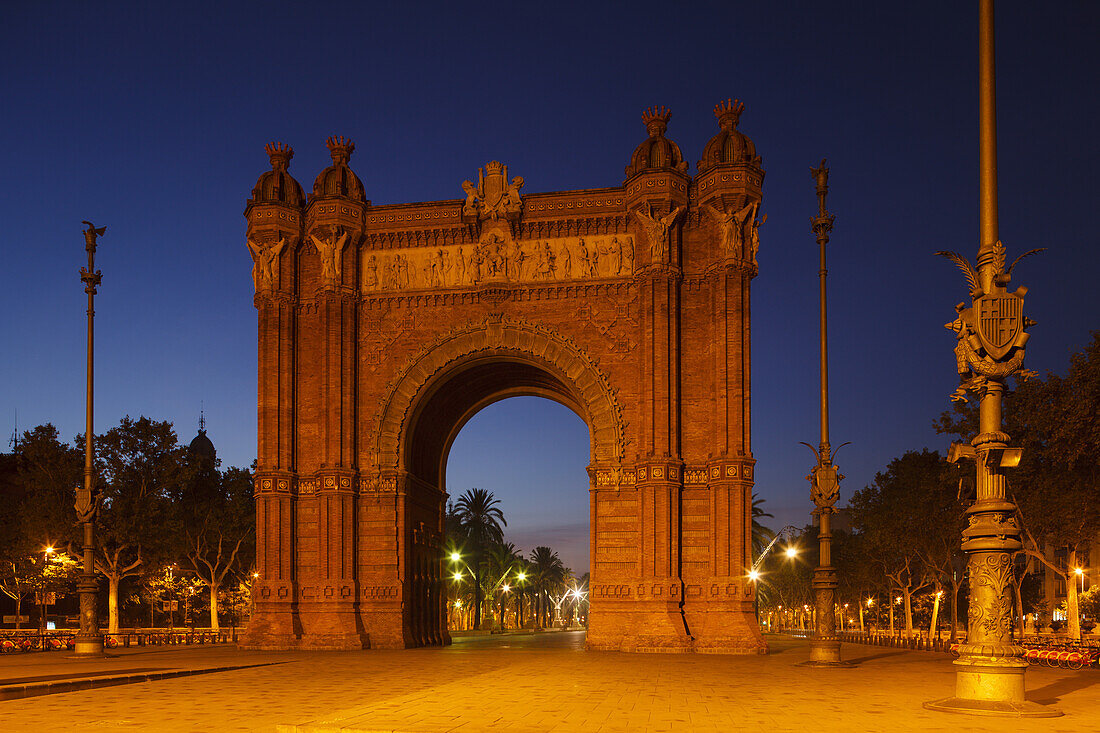 Arc de Triomf, architect Josep Vilaseca, modernism, Passeig Lluis Companys, gate to the world exhibition 1888, Parc de la Ciutadella, Barcelona, Catalunya, Catalonia, Spain, Europe