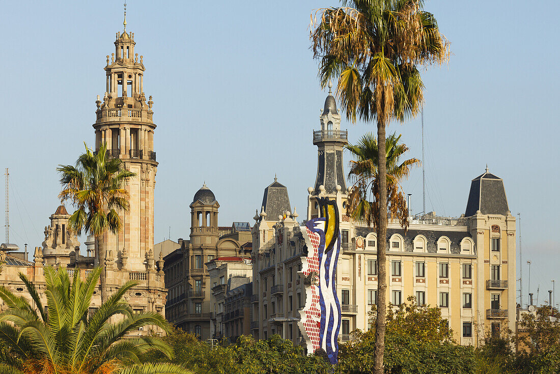 Passeig de Colom, Stadtpaläste an der Uferpromenade, Skulptur Cara de Barcelona von Roy Lichtenstein, Barcelona, Katalonien, Spanien, Europa