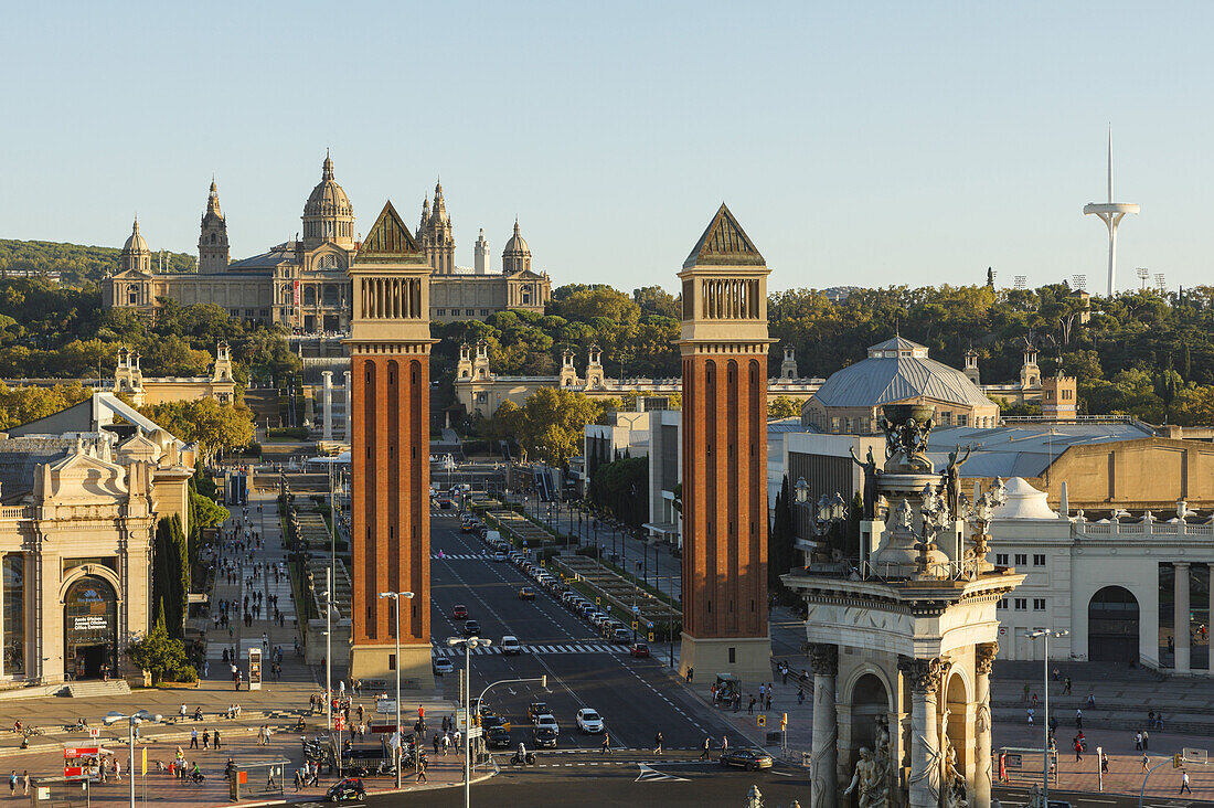 Blick über die Placa d´Espanya, Avinguda Reina Cristina, Palau Nacional, Museu Nacional d´Art de Catalunya, Barcelona, Katalonien, Spanien, Europa