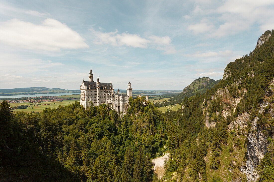 Neuschwanstein Castle, 19th century, royal castle of King Ludwig II., Hohenschwangau, near Fuessen, Ostallgaeu, Allgaeu, Bavaria, Germany, Europe
