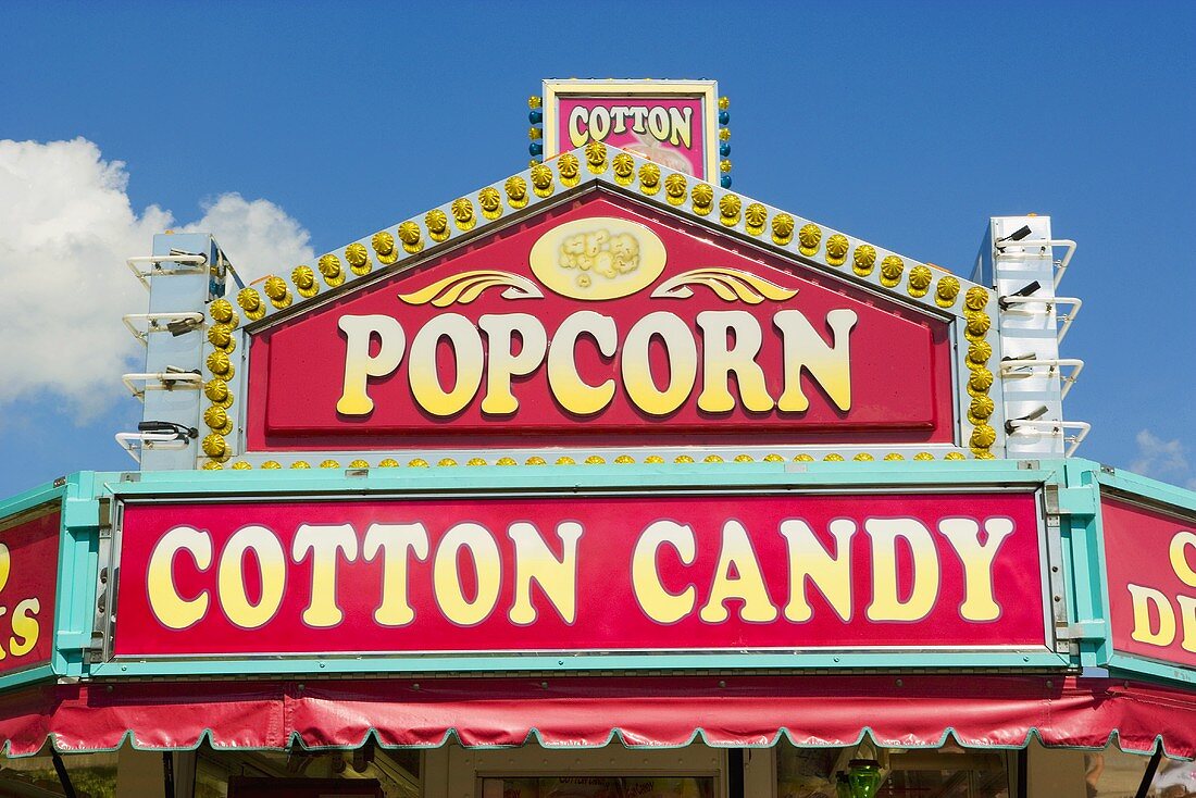 Popcorn-Schild & Cotton Candy-Schild eines Verkaufstandes