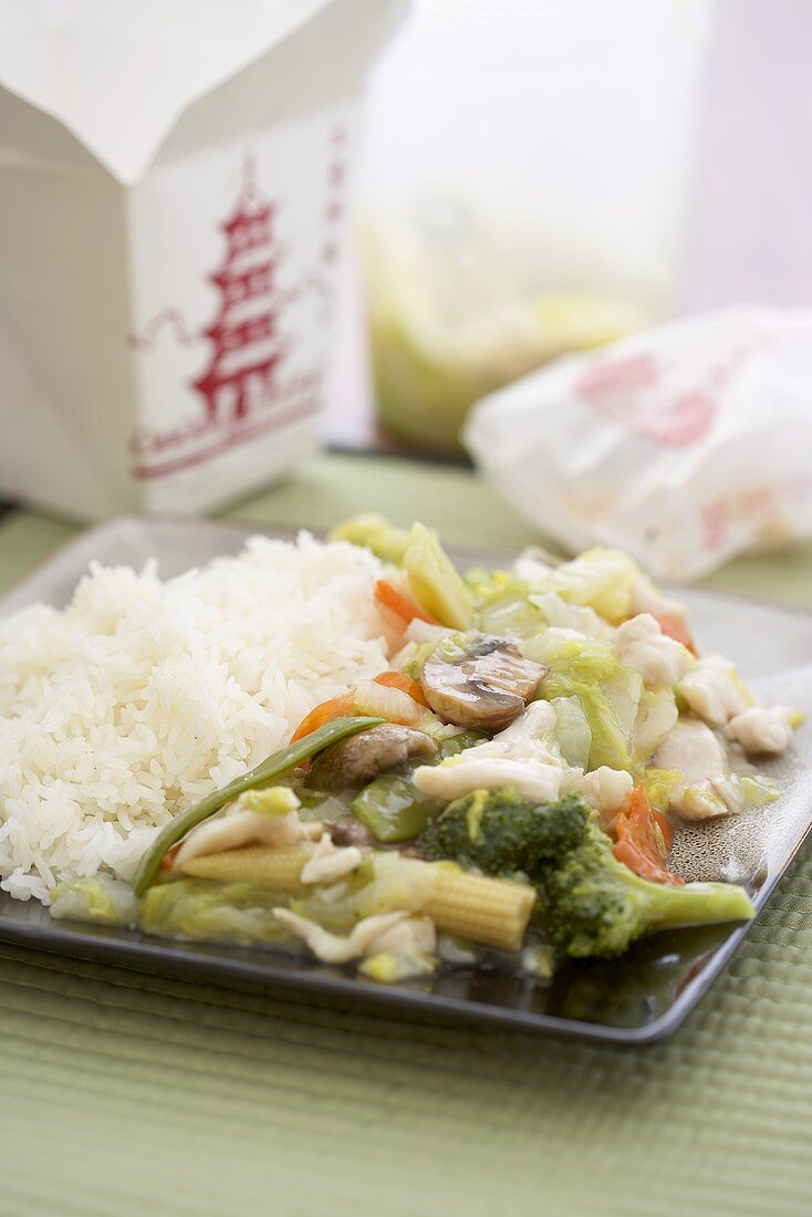 Chicken and vegetable chop suey with rice to take away