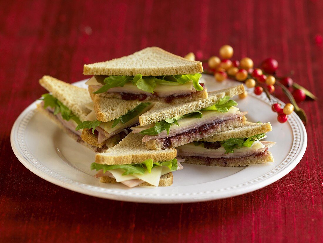 Sandwich Triangles Piled on a Plate