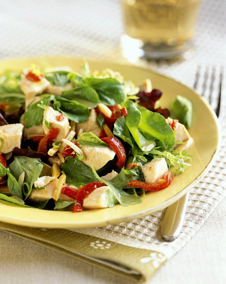 Spinach Salad with Chicken and Red Peppers