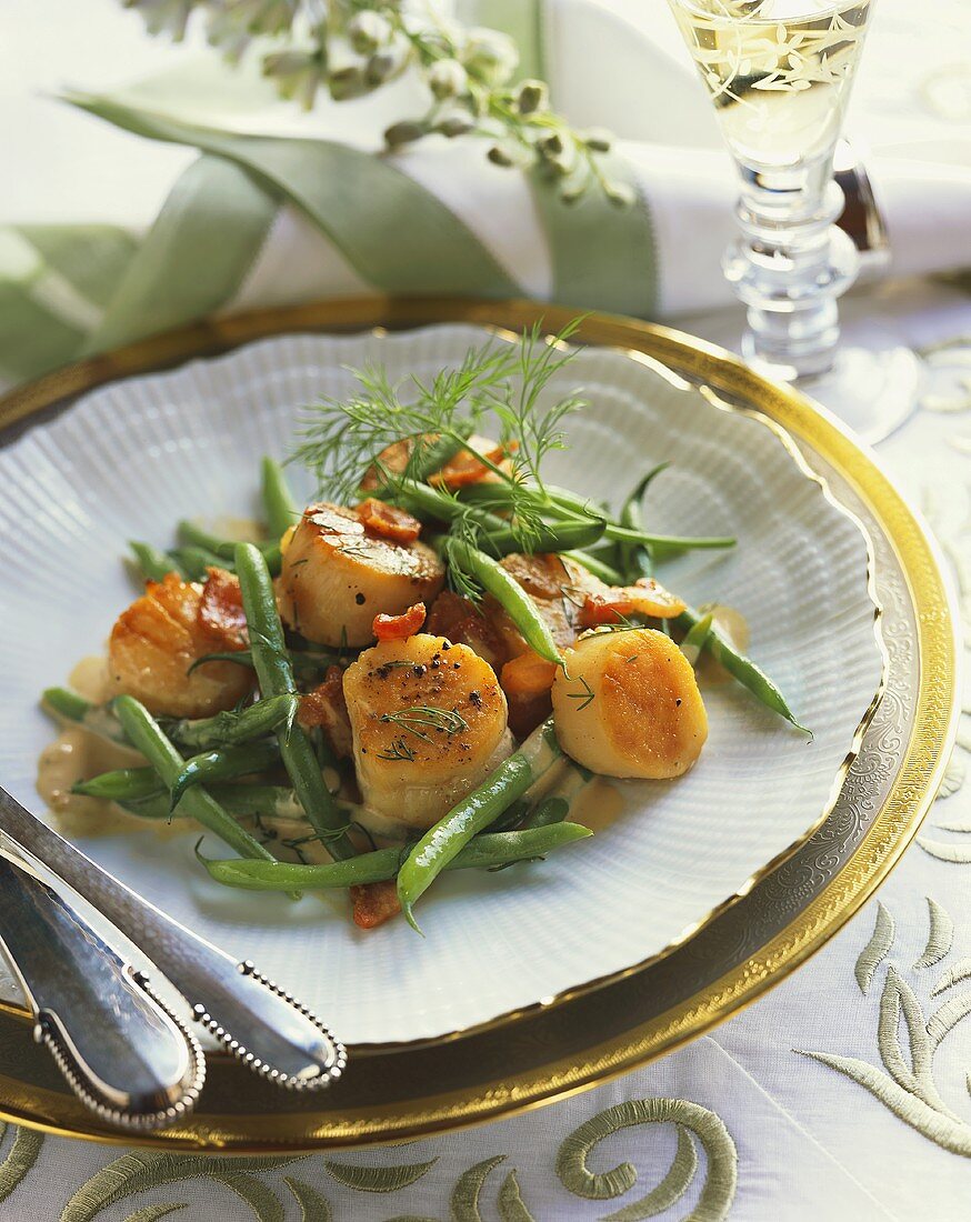 Pan Seared Scallops with Green Beans
