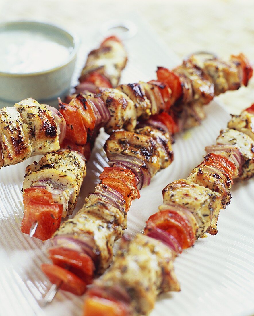 Gegrillte Hähnchenspieße mit Paprika