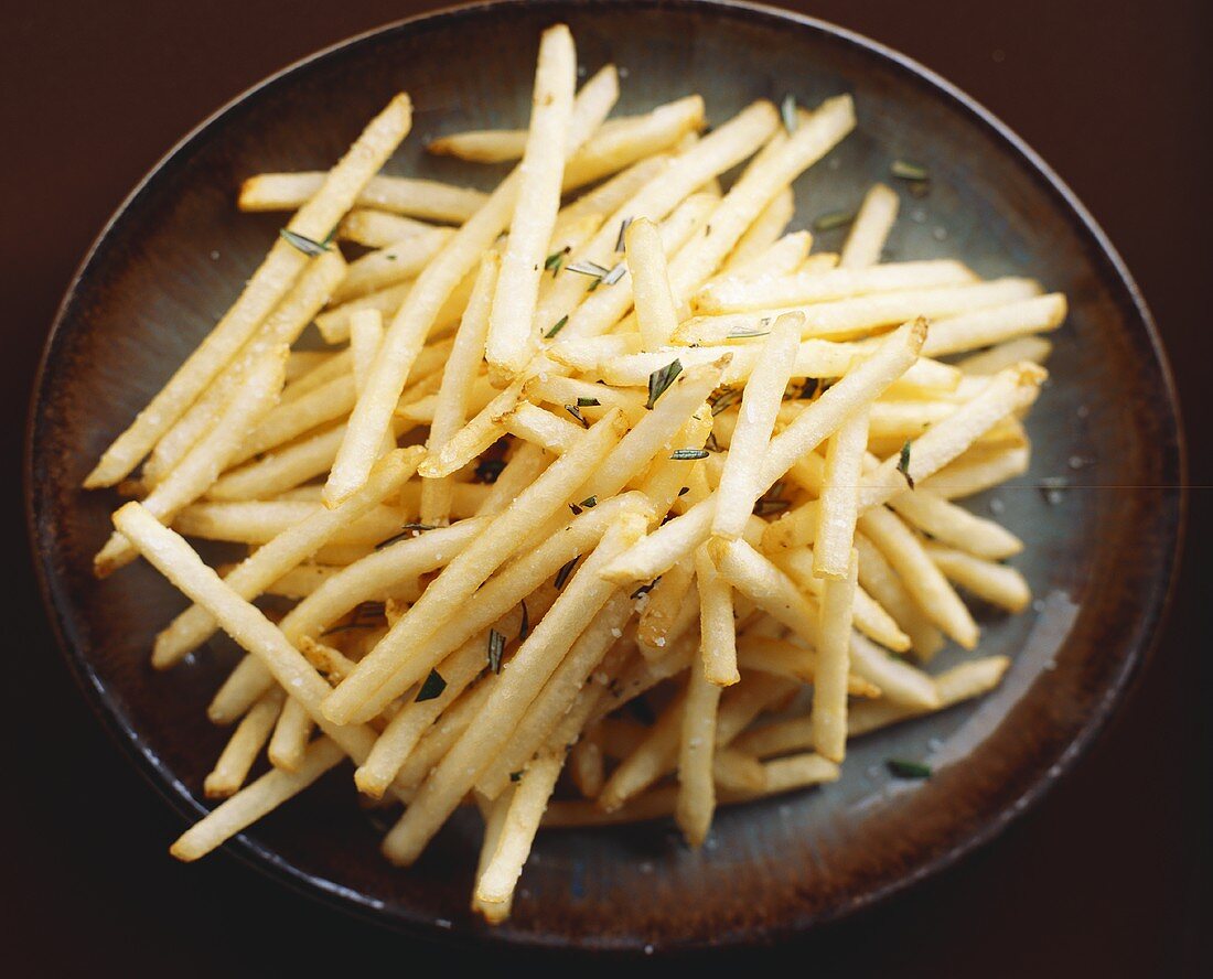 Pommes frites mit Rosmerin