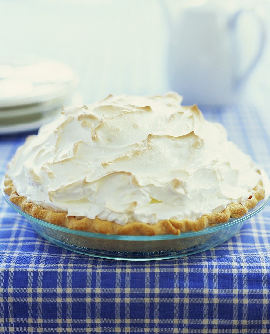 Zitronenkuchen mit Baiserhaube