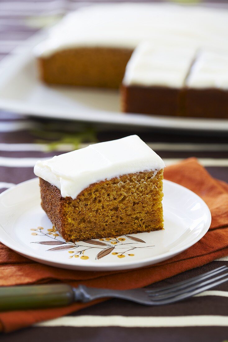 Spice Pumpkin Cake with Icing