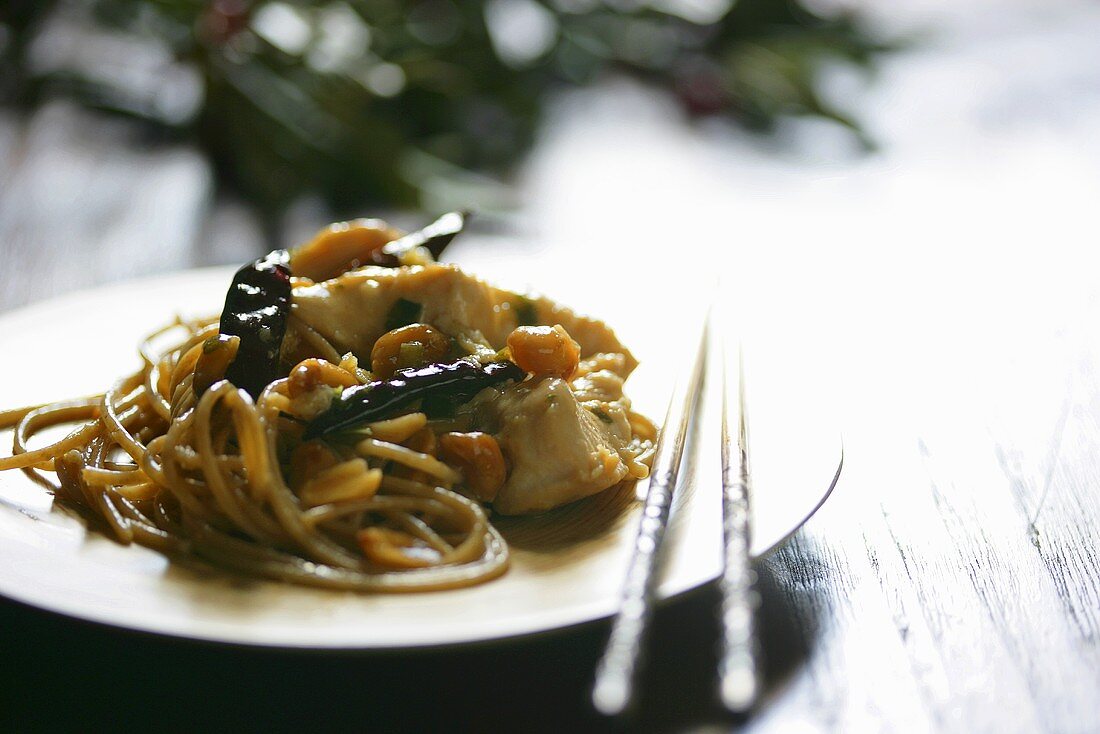 Hähnchen Kung Pao mit Nudeln