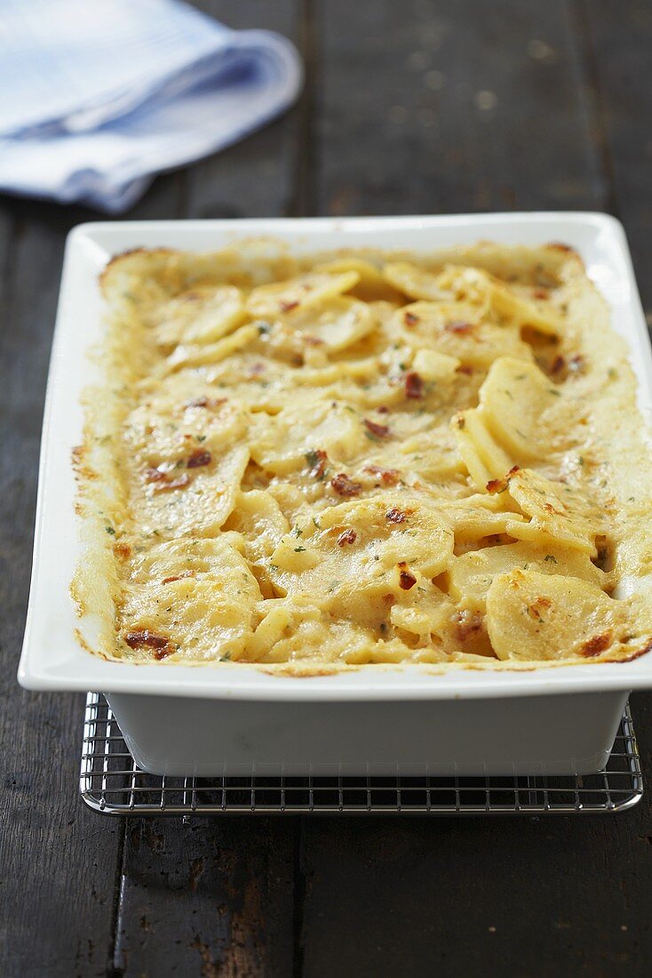 Kartoffelgratin mit Speck und Käse