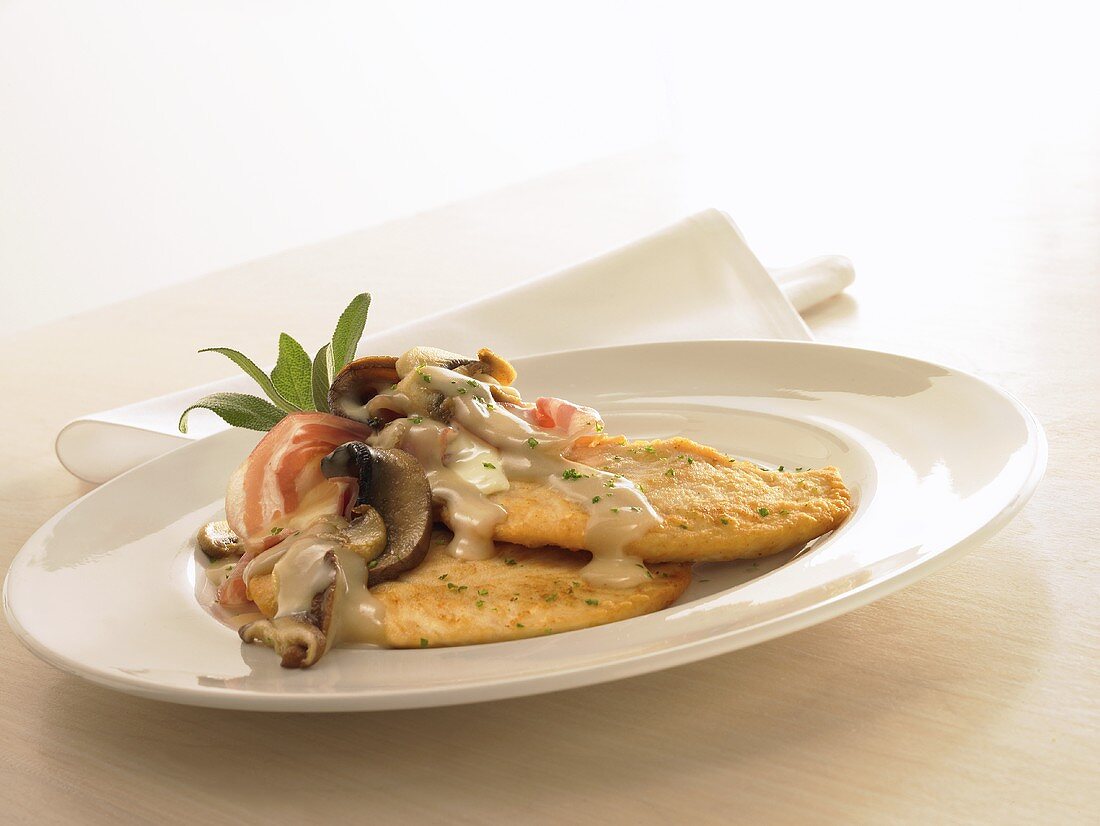 Hähnchen Saltimbocca mit Prosciutto, Pilzsauce und Salbei