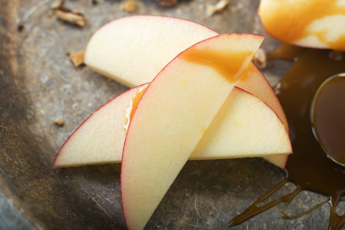 Apple Slices with Caramel Drizzle