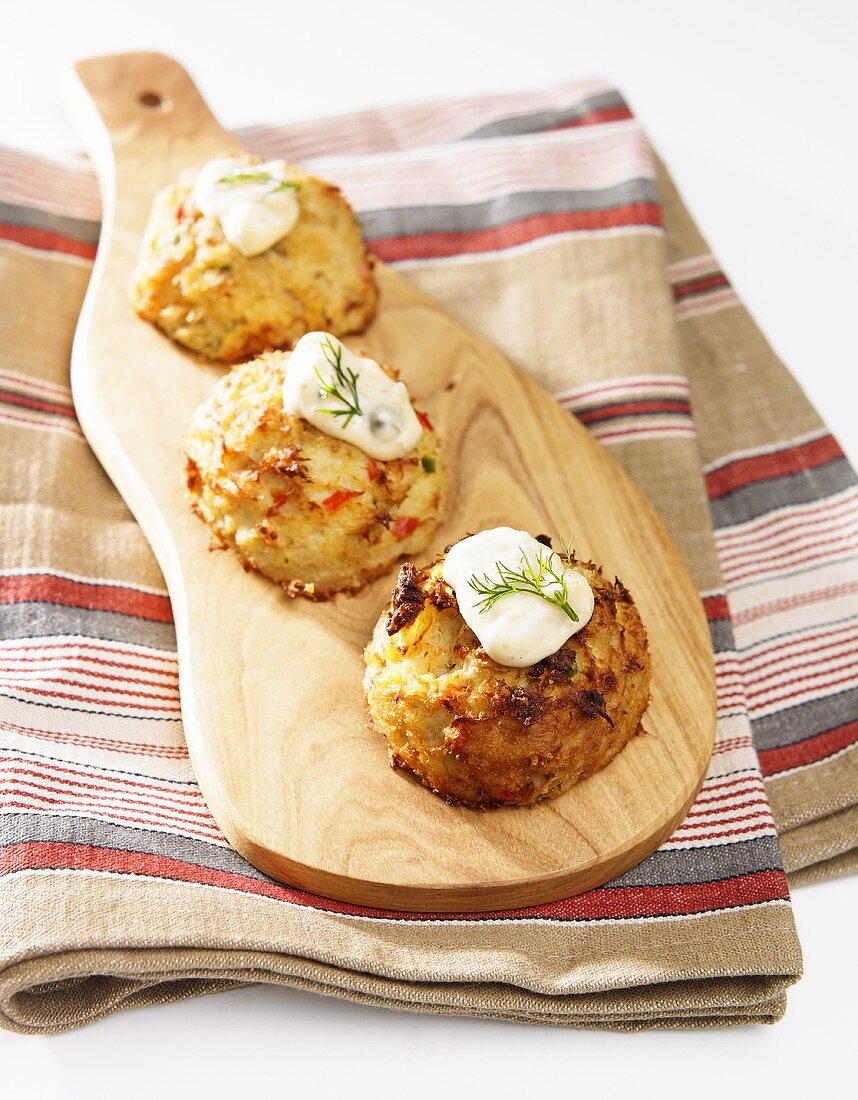 Crabcakes with Tartar Sauce and Dill