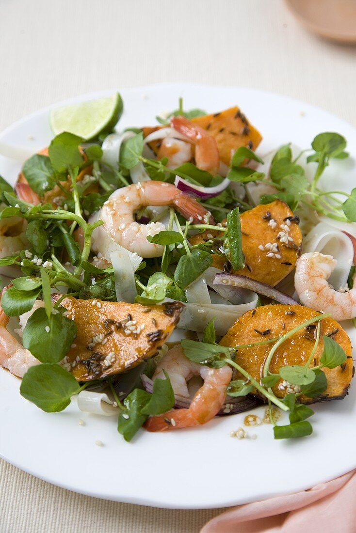 Brunnenkressesalat mit Süsskartoffeln und Garnelen