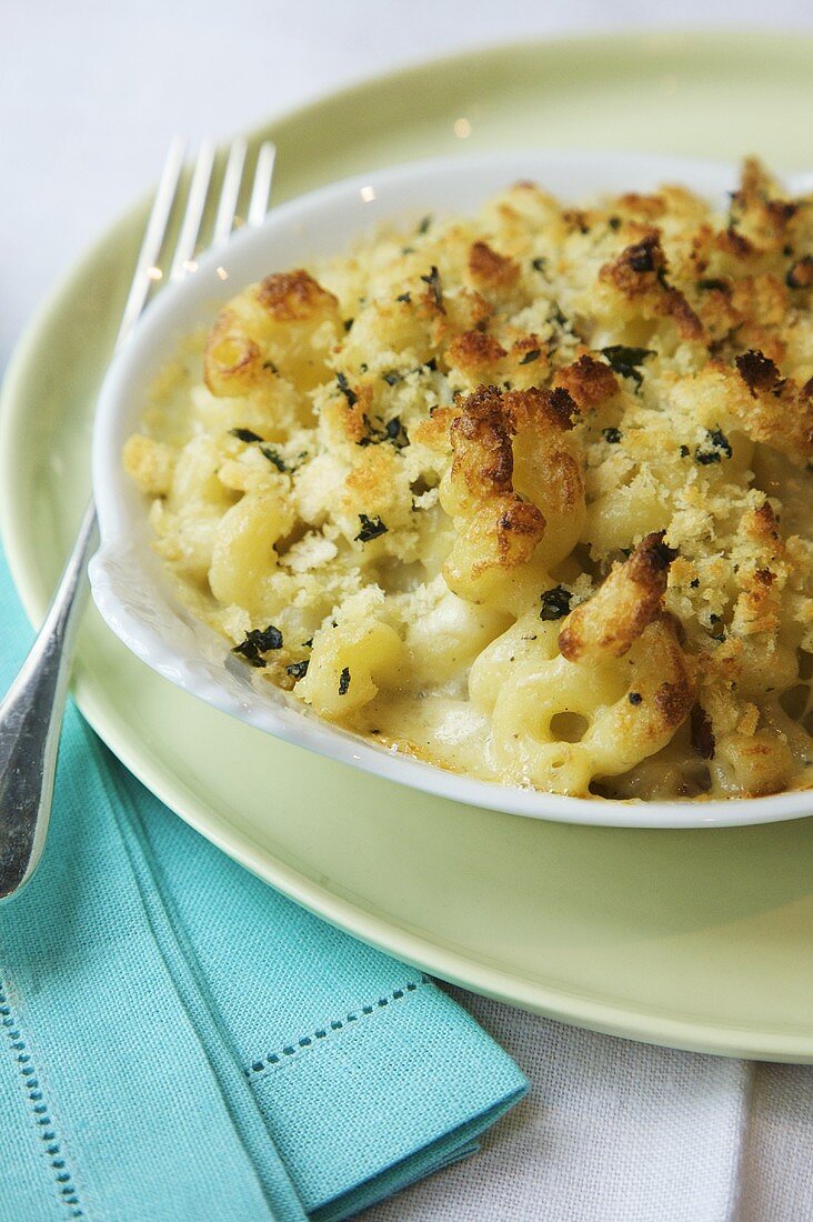 Macaroni and Cheese, überbacken (Bionudeln)