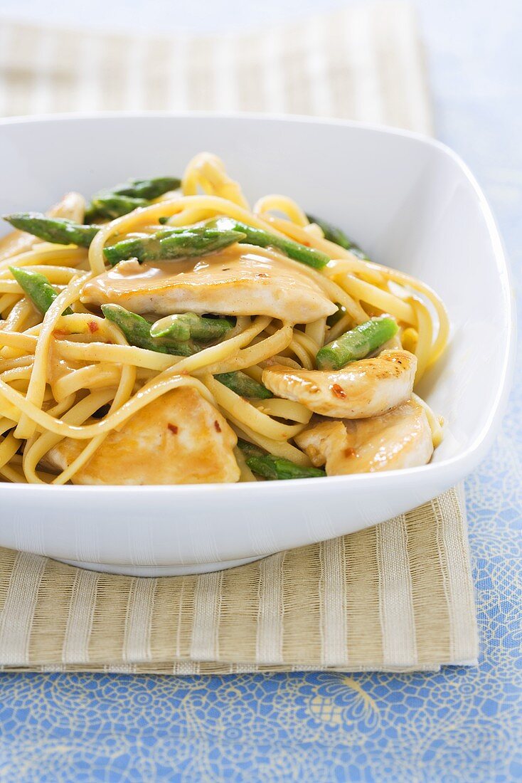 Sesame Noodles with Chicken and Asparagus 