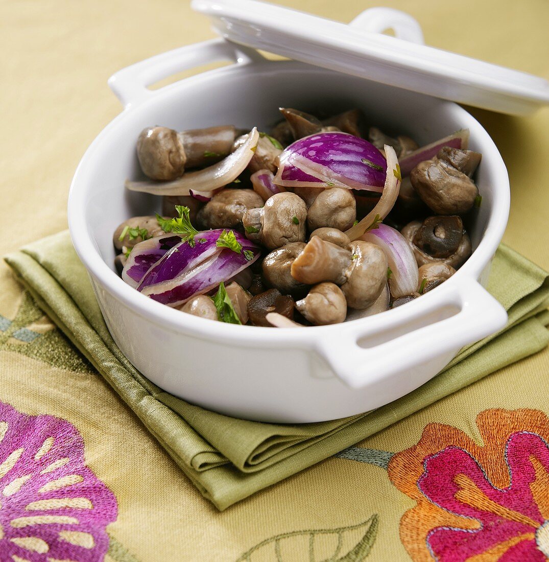 Balsamic Mushrooms with Red Onions and Parsley