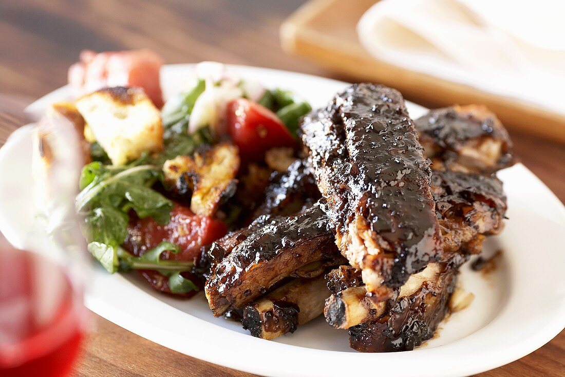 Spareribs mit Kartoffelsalat