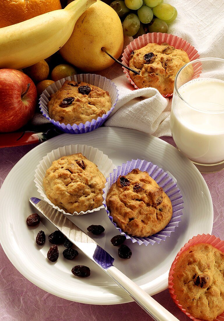 Muffins with raisins and fruit