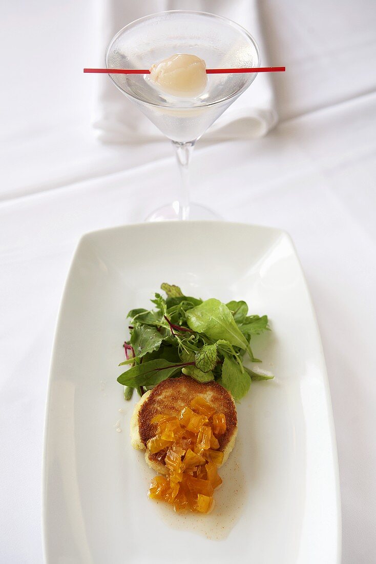 Crabcake mit Ingwer und Blattsalat, Martini