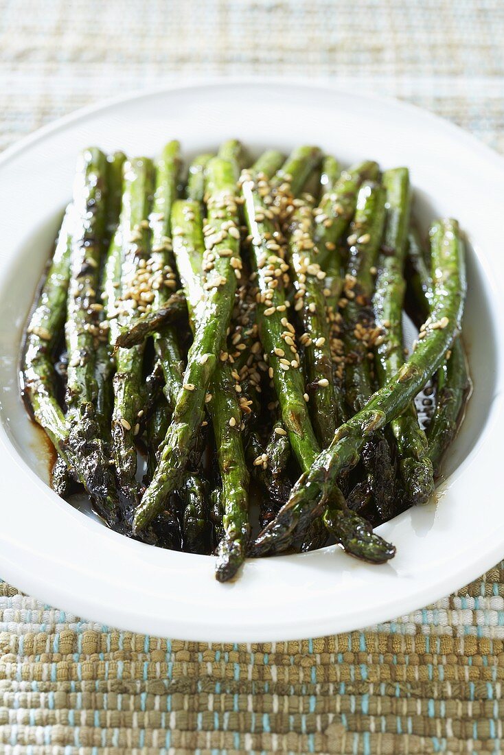 Grilled Asparagus with Sesame Seeds in Serving Dish