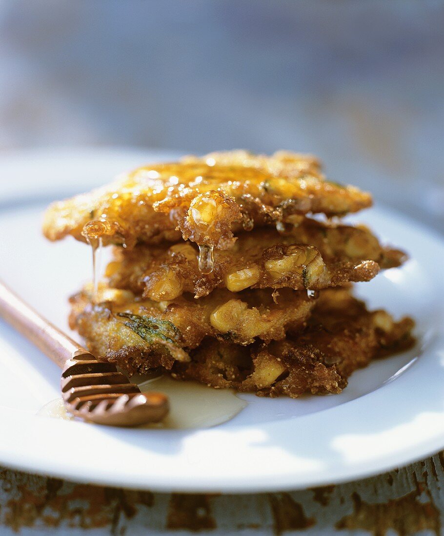 Corn fritters mit Honig