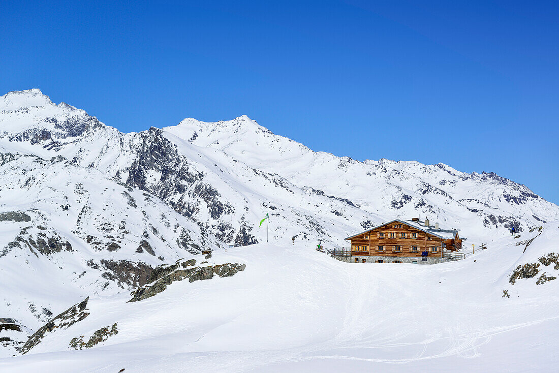 Hut Marteller Huette with Pederspitze, Alpine hut Marteller, valley of Martell, Ortler range, South Tyrol, Italy