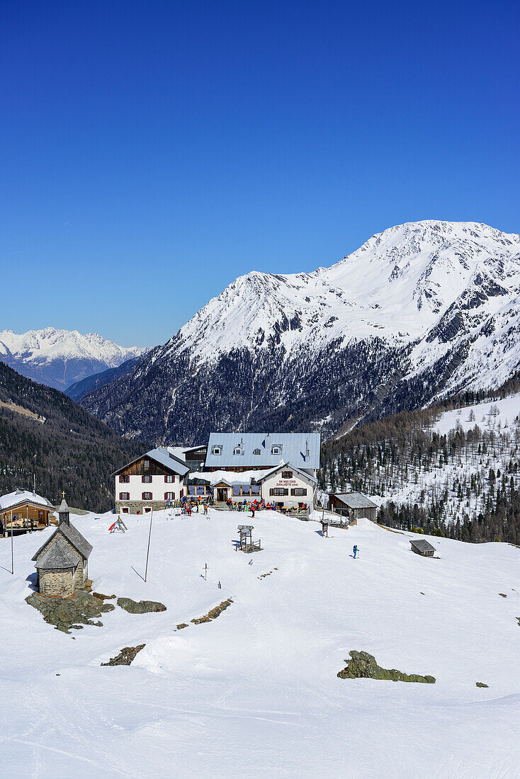 Alpine Hut Zufallhuette, Rifugio Nino Corsi, with Altplittschneid, valley of Martell, Ortler range, South Tyrol, Italy