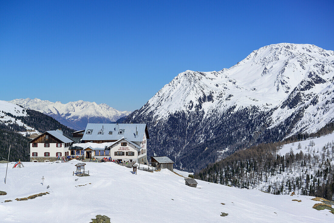 Alpine Hut Zufallhuette, Rifugio Nino Corsi, with Altplittschneid, valley of Martell, Ortler range, South Tyrol, Italy