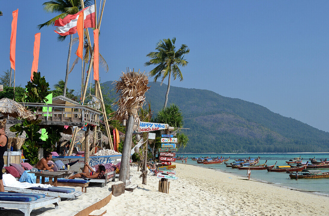 Strandbar auf der Insel Lipe, Andaman Sea, Süd- Thailand, Thailand