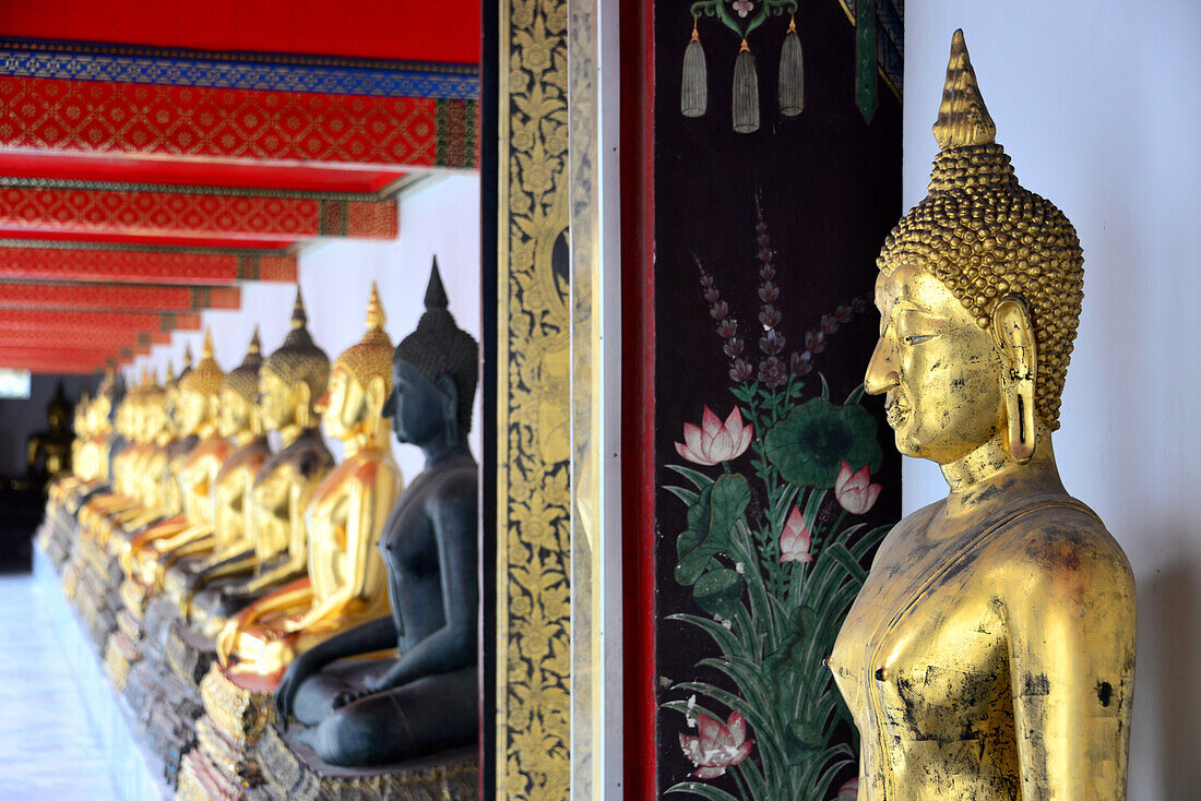 Buddha Statuen im Wat Po, Bangkok, Thailand